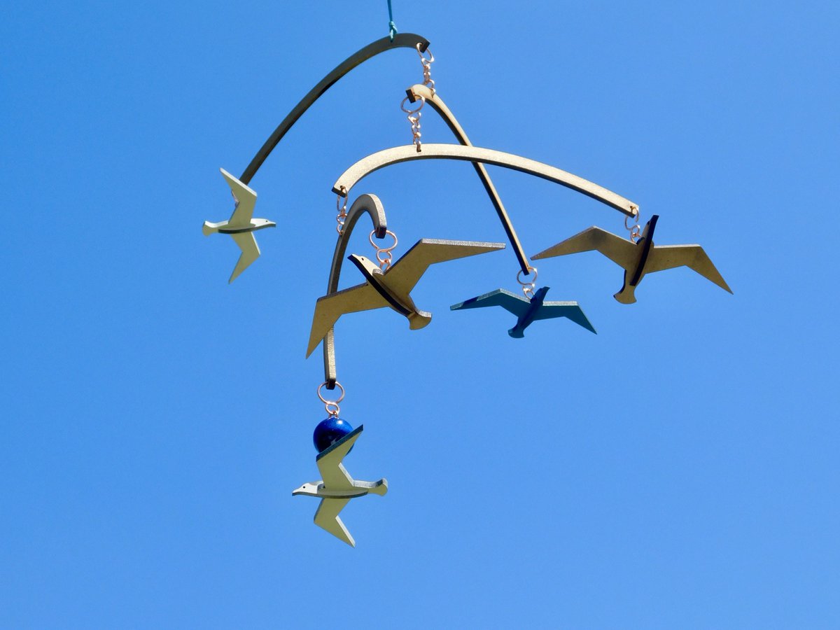 FAFNewquay's tweet photo. this here #freeartfriday is far more, ahem, 'mobile' than I feel like being in this heat, and the #seagulls prove there's a breeze even when you can't  feel one!
#fafnqy #mawganporth https://t.co/Y0QSfIOHGh