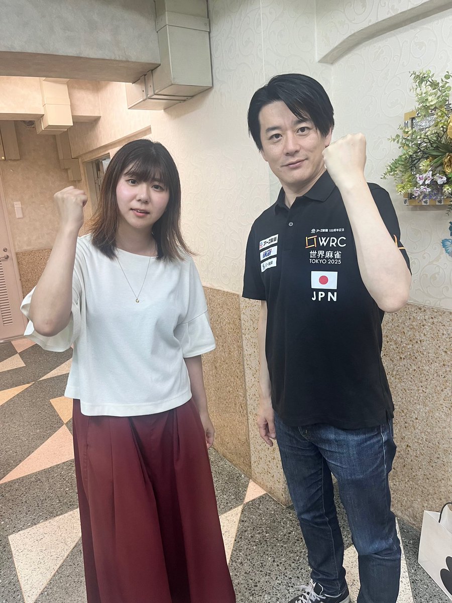 ayasansasa's tweet image. 内川プロの花サロン行ってきた🌼
総合順位が1位と10.9pt差の3位で悔しすぎたんごねぇ...2連続優勝見えたのに...!!
うっちーさん想像以上に明るい方で、同卓もできてとっても楽しかった☺️