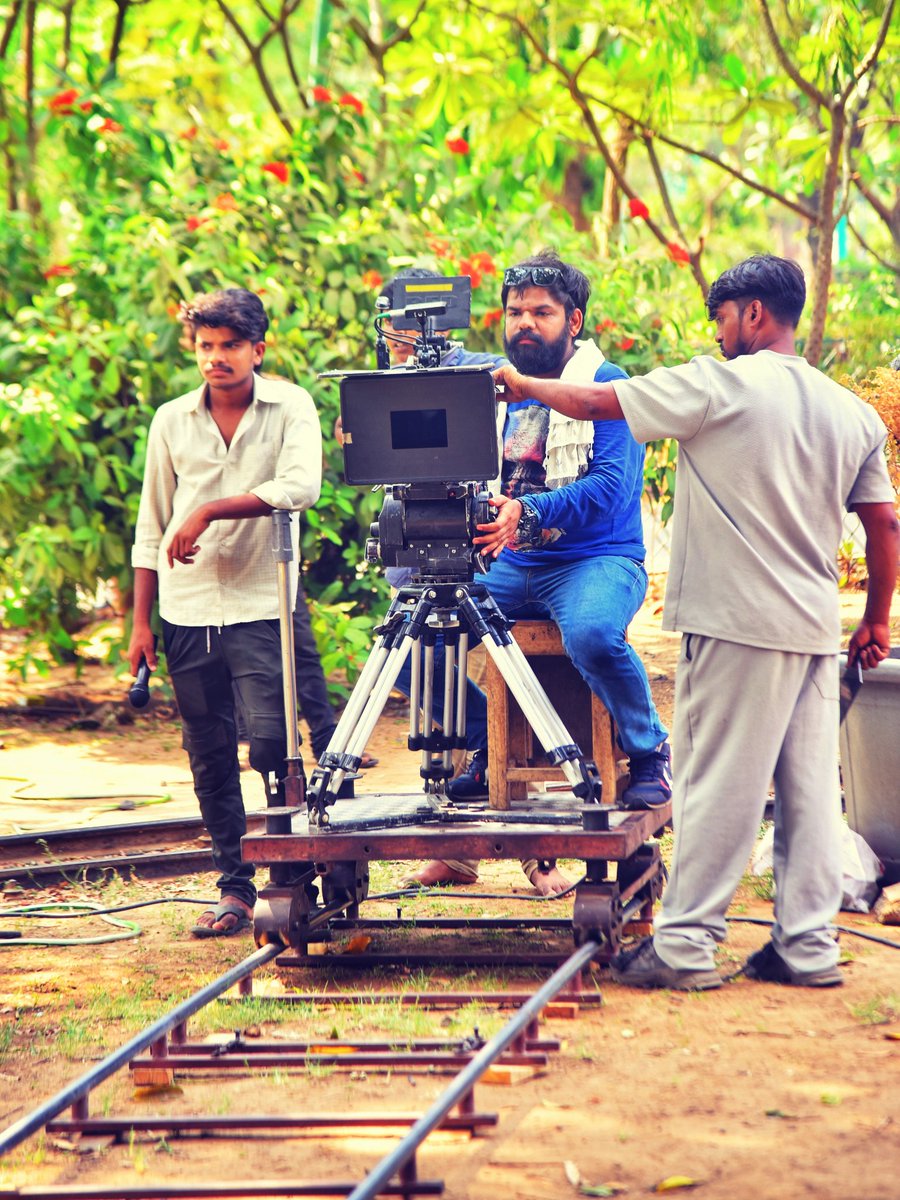 Jaymil Khalas (@dop_jaymil92) on Twitter photo शूटिंग के कुछ फोटो डालना बाकी रह गए थे तो अभी थोड़ा समय मिला हे तो मैंने सोचा पोस्ट करदु 😜
<a href="/RED_Cinema/">RED Digital Cinema</a> <a href="/ARRIChannel/">ARRI</a> <a href="/ZEISSLenses/">ZEISS Camera Lenses</a> <a href="/ZEISS_Group/">ZEISS Group</a> <a href="/zeiss_micro/">ZEISS Microscopy</a> <a href="/Sony/">Sony</a> <a href="/AputureLighting/">Aputure</a> <a href="/NanliteGlobal/">Nanlite Global</a> <a href="/NANLITE_JAPAN/">NANLITE JAPAN |クリエイターのための撮影用ライト💡</a> <a href="/AngenieuxLenses/">Angenieux</a> <a href="/Canon_India/">CANON India</a> <a href="/CanonUSA/">CanonUSA</a> <a href="/Blackmagic_News/">Blackmagic Design</a> <a href="/sony_jpn/">Sony (Japan)</a> शूटिंग के कुछ फोटो डालना बाकी रह गए थे तो अभी थोड़ा समय मिला हे तो मैंने सोचा पोस्ट करदु 😜
<a href="/RED_Cinema/">RED Digital Cinema</a> <a href="/ARRIChannel/">ARRI</a> <a href="/ZEISSLenses/">ZEISS Camera Lenses</a> <a href="/ZEISS_Group/">ZEISS Group</a> <a href="/zeiss_micro/">ZEISS Microscopy</a> <a href="/Sony/">Sony</a> <a href="/AputureLighting/">Aputure</a> <a href="/NanliteGlobal/">Nanlite Global</a> <a href="/NANLITE_JAPAN/">NANLITE JAPAN |クリエイターのための撮影用ライト💡</a> <a href="/AngenieuxLenses/">Angenieux</a> <a href="/Canon_India/">CANON India</a> <a href="/CanonUSA/">CanonUSA</a> <a href="/Blackmagic_News/">Blackmagic Design</a> <a href="/sony_jpn/">Sony (Japan)</a>