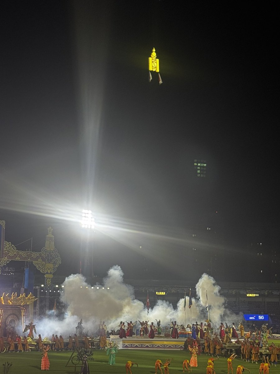 Илон маскт харуулхийсан