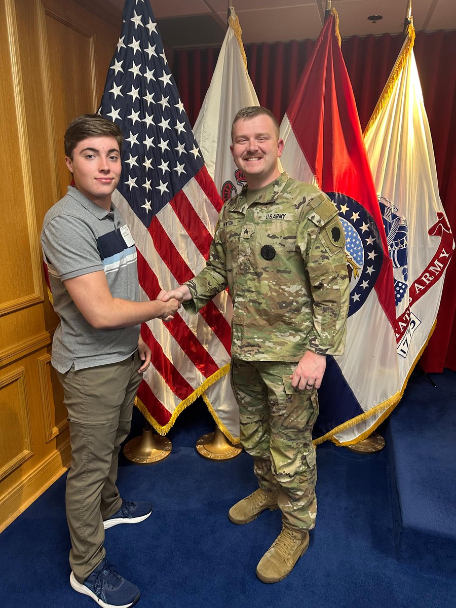 IL_Natl_Guard's tweet image. The newest member of the Illinois Army National Guard has a familiar surname. Noah Helfrich, who enlisted as a 12N (Horizontal Construction Engineer) into the Sparta-based 631st Engineer Co., July 2, is the son of 404th Maneuver Enhancement Brigade Commander Col. David Helfrich.