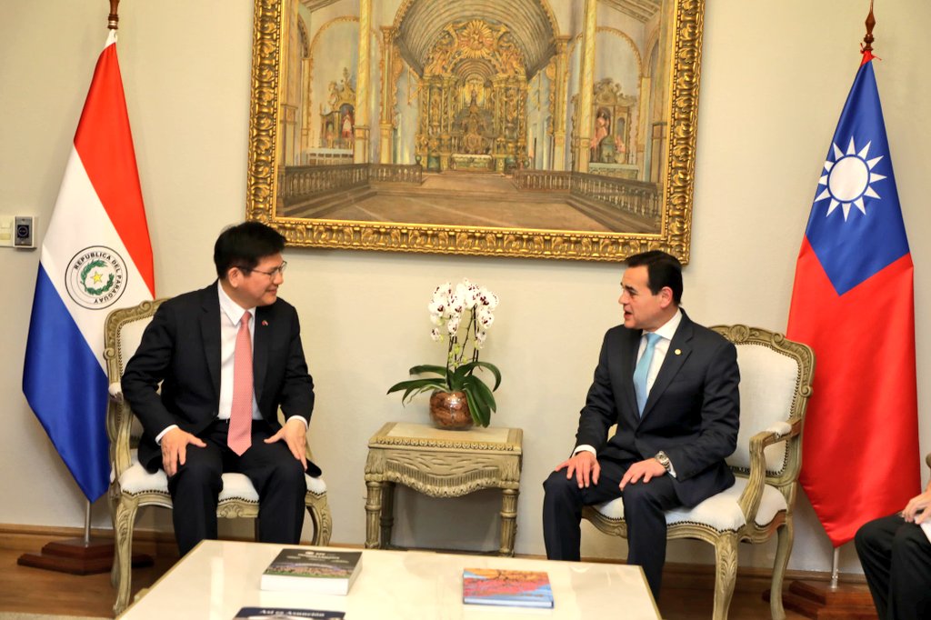 AHORA 🇵🇾🇹🇼 | El canciller Rubén Ramírez Lezcano se reúne con su homólogo taiwanés, Lin Chia-Lung, para fortalecer los lazos bilaterales.