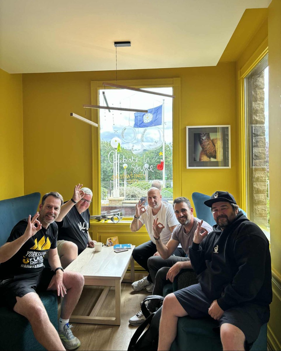 Danny Schofield and Danny Adams, both ex Huddersfield Town players with Tom, Darren and Neil at the AMC staff training week in Brighouse. 👌
#ANDYSMANCLUB #mensmentalhealthawareness #mentalhealthawareness