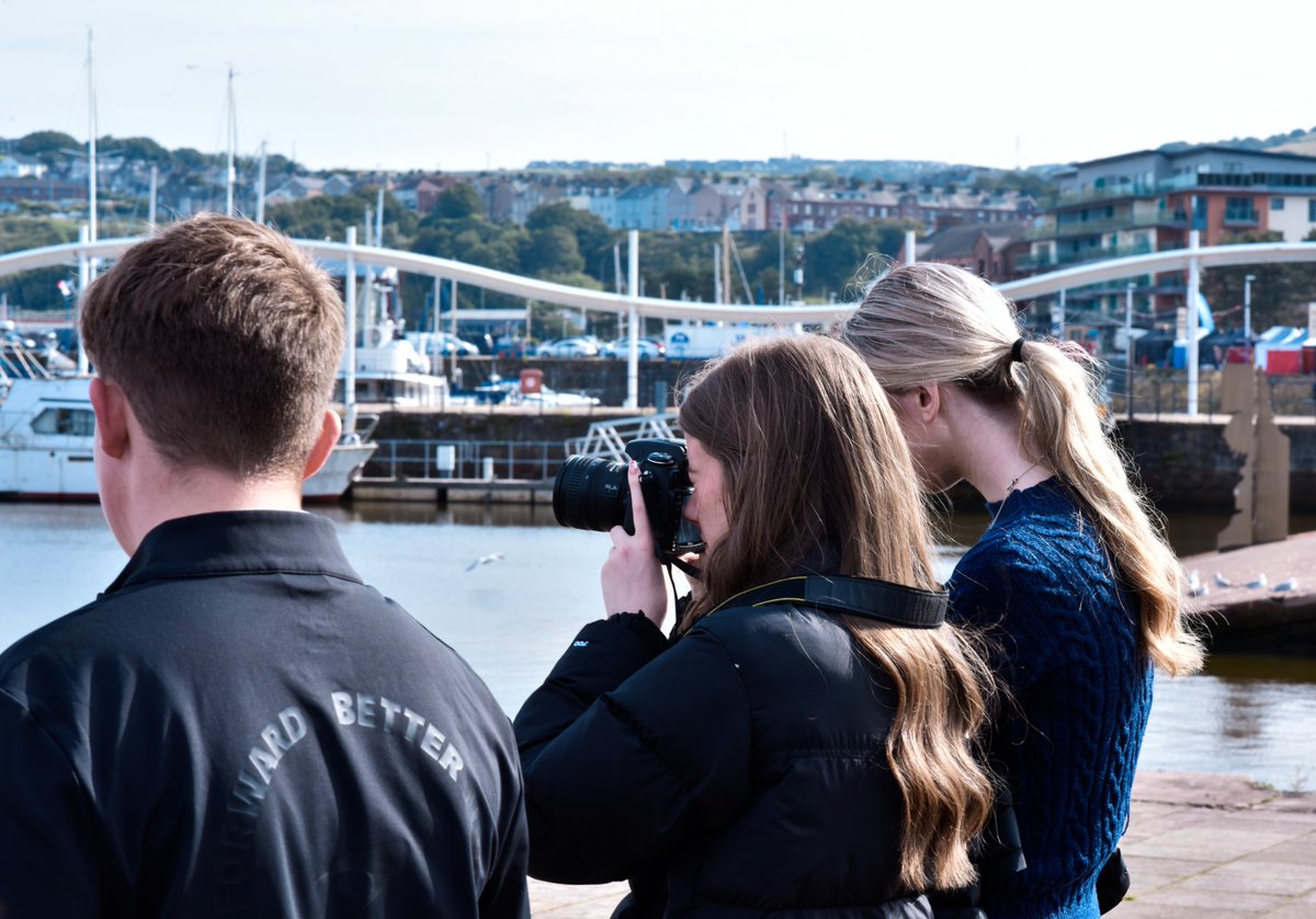 SellafieldLtd's tweet image. #PhotoFriday fun!
This week, our brilliant work experience students got hands-on with our photography equipment—capturing some fantastic shots around the harbour in Whitehaven! 🌊📷
#PhotoFriday #WorkExperience #Whitehaven #FutureTalent #BehindTheLens #LifeAtSellafield #photo