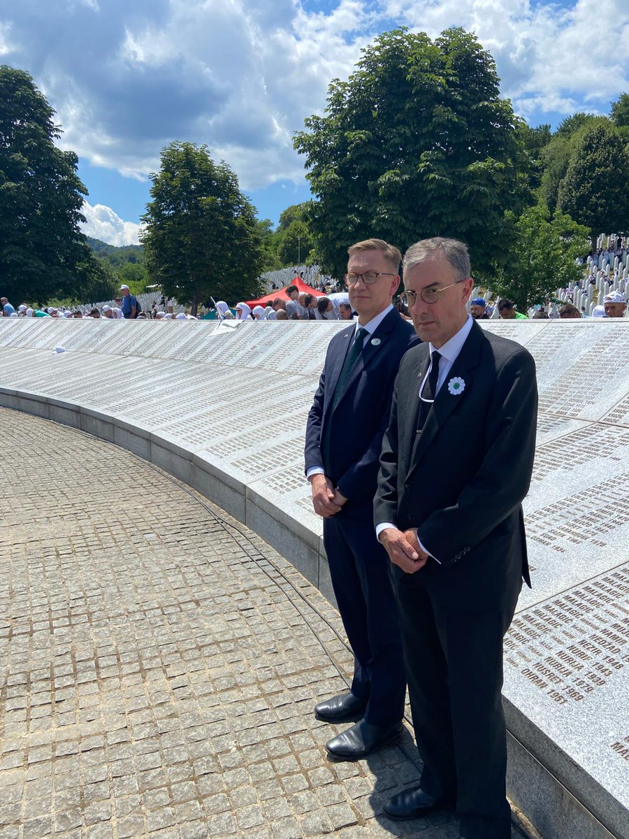 AusAmbVIE's tweet image. Together with the people of 🇧🇦 and the international community, 🇦🇺 led by Assistant Minister @JulianHillMP remembered the victims of the #Srebrenica genocide and honoured their families and survivors. #Lestweforget #Srebrenica30