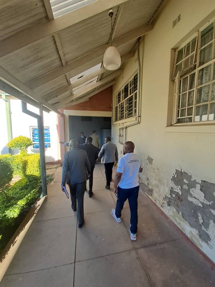 THETlinks's tweet image. Exciting progress from the UK-Zimbabwe Health Partnership Prog! #UKZHPP🇬🇧🇿🇼
Strides made in breast cancer care &amp;amp; mental health: delivering training, opening new centres &amp;amp; expanding quality care provision - driving strong &amp;amp; sustainable health systems strengthening👏 @UKinZimbabwe