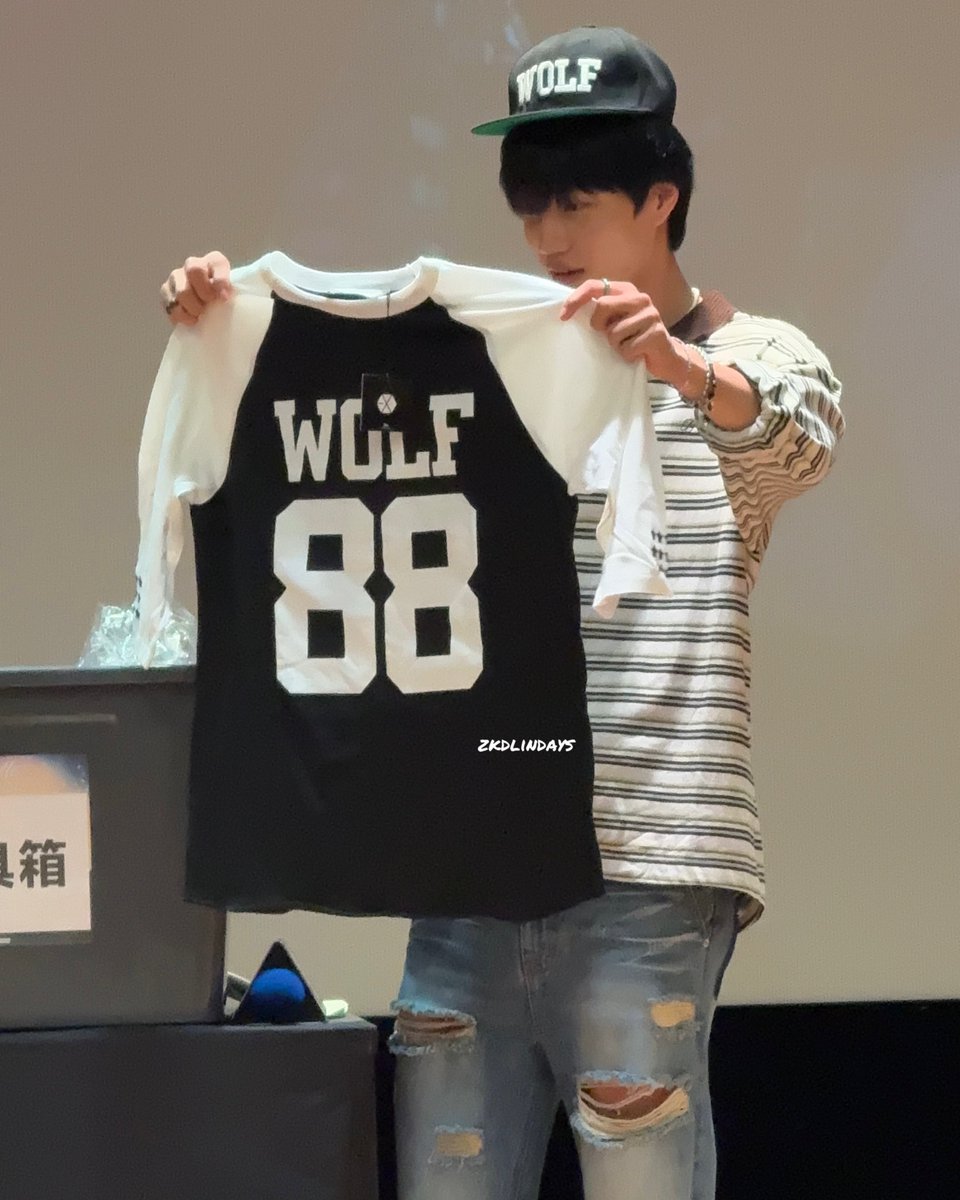 zkdlindays's tweet image. 250711 taipei fansign

🤏🤏

#KAI #카이 #종인
@weareoneEXO