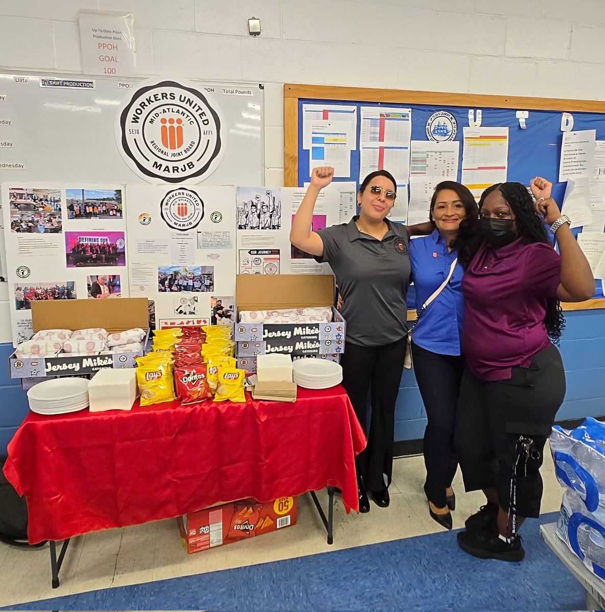 WorkersUnitedMA's tweet image. Ain't no power like the power of the union!
Congrats to members, Sierra, Maria, Jose & Leticia at Up To Date Laundry - Local 1071 in Bmore, MD. They won @Orioles tickets to the @MBAFLCIO Union Night at Camden Yards game tonight!
#wumarjb #wumarjbmembers #1u #unionstrong