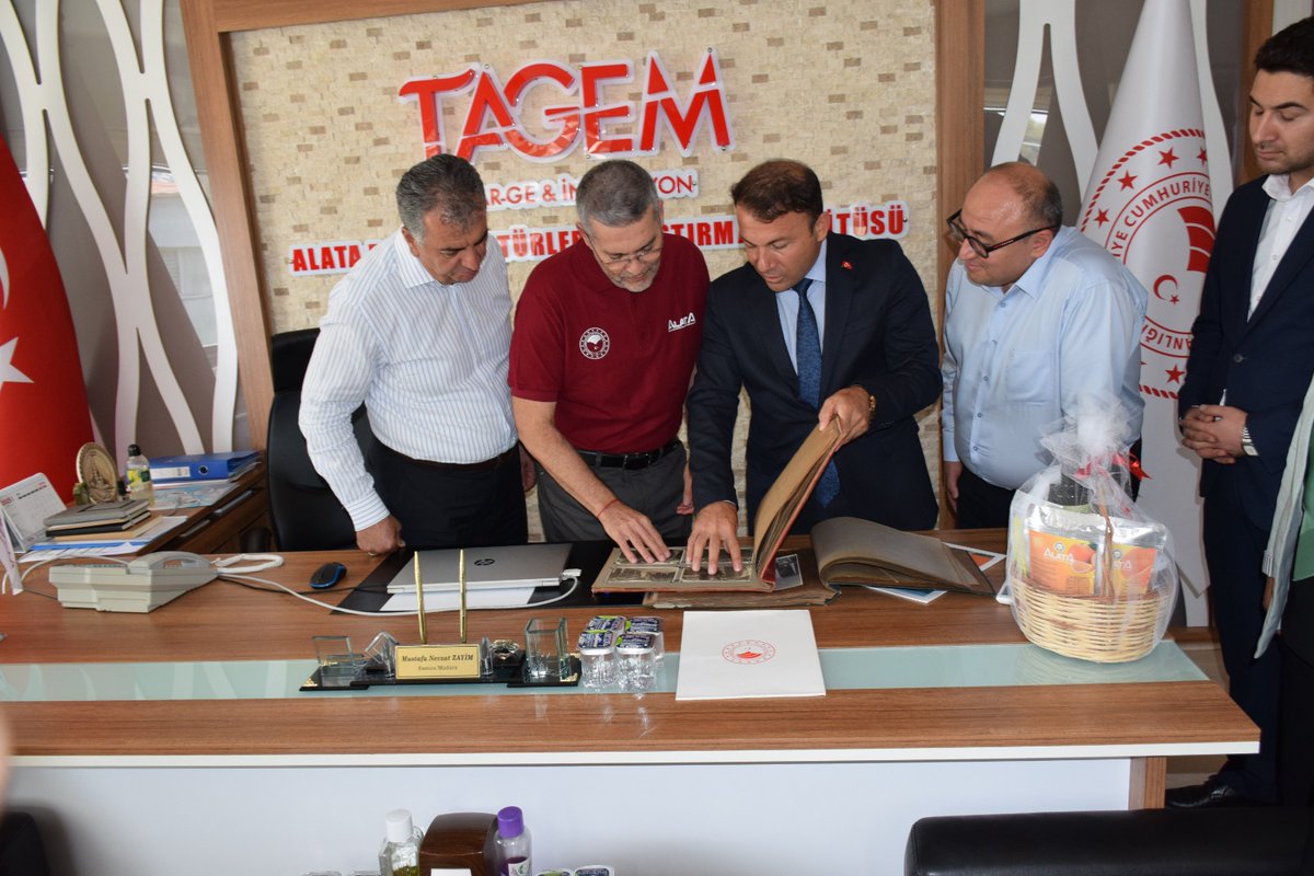 Alata Bahçe Kültürleri Araştırma Enstitüsü (@alatabkae) on Twitter photo Milletvekilimizden Enstitümüze Ziyaret
<a href="/TCTarim/">T.C. Tarım ve Orman Bakanlığı</a> <a href="/ibrahimyumakli/">İbrahim Yumaklı</a> <a href="/tagemgovtr/">Tarımsal Araştırmalar ve Politikalar Genel Md.</a> Milletvekilimizden Enstitümüze Ziyaret
<a href="/TCTarim/">T.C. Tarım ve Orman Bakanlığı</a> <a href="/ibrahimyumakli/">İbrahim Yumaklı</a> <a href="/tagemgovtr/">Tarımsal Araştırmalar ve Politikalar Genel Md.</a>