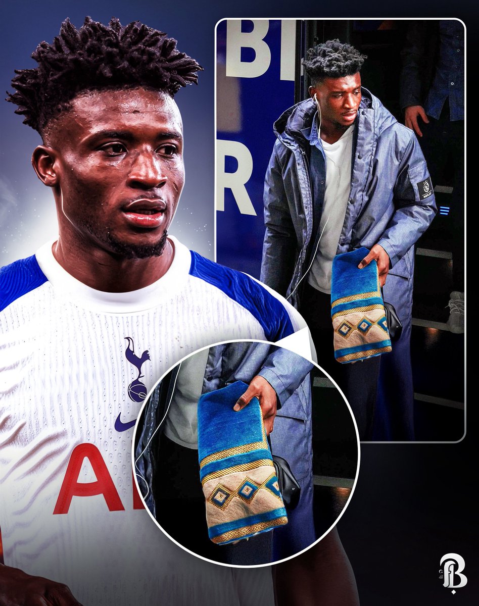 FaithfullBaller's tweet image. Throwback to this picture of Mohammed Kudus holding his prayer mat when he was travelling for games. 🤲
Now he has just signed for Tottenham Hotspur, may Allah bless him on his new journey. Ameen ❤️