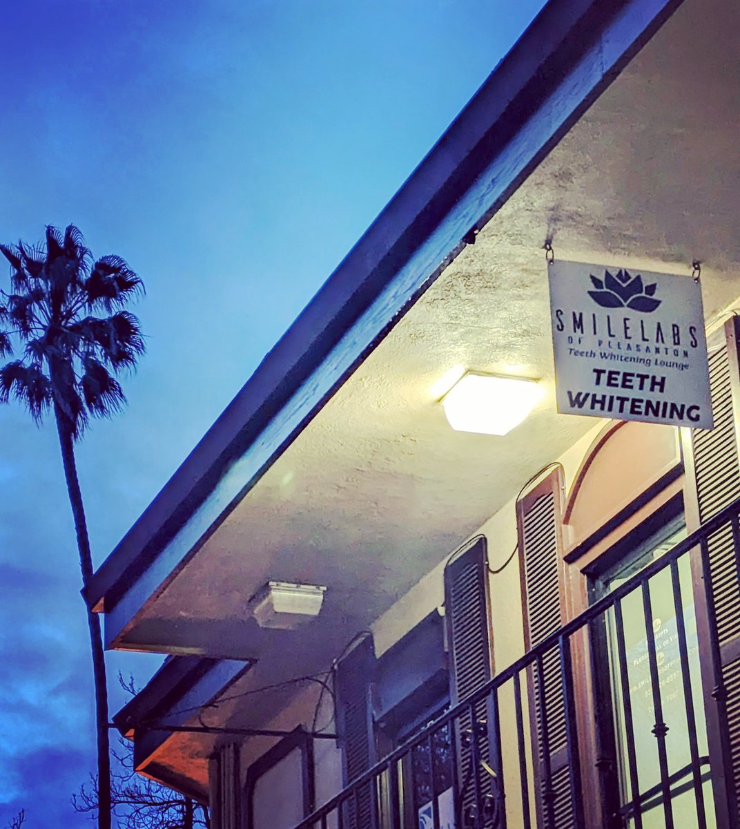 WhiteTeethin15's tweet photo. Happy Weekend from Bay Area Teeth Whitening! 😁✨
The weekend is here—time to relax, recharge, and maybe even brighten that smile! 💎
We’re here to keep your glow going strong. Wishing you a weekend full of good vibes and even better smiles! 😄🦷

#BayAreaTeethWhitening https://t.co/Bb5U6hWzOF