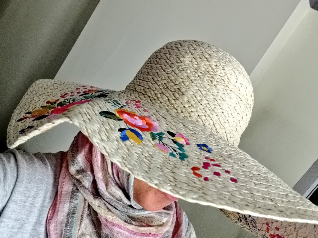 And school is officially out. I've got my summer books ready 📚, the Lego sets that I'm going to dive into and lots of summer plans with the family ☀️. To all the staff in every school, rest and reconnect. #Teachers #summerRead