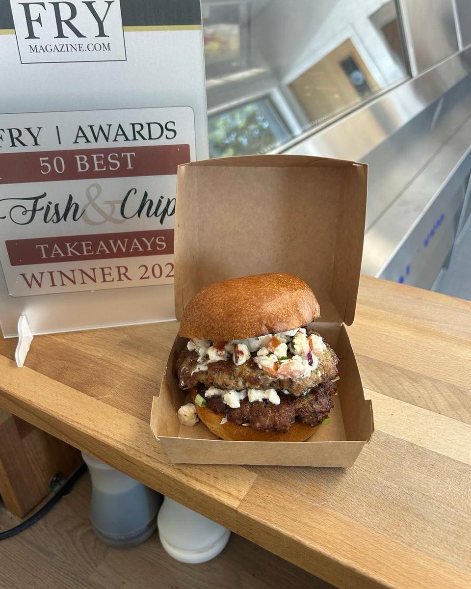 Something a bit different this weekend to celebrate the sun being out ☀️🌞😎

Smashed spiced lamb burger, tomato salsa, feta and tzatziki, served in a toasted brioche bun. Insanely good 😊

£7.50 Dyce
#special #seasaltandsole #weekend #letuscook #takeaway #aberdeen #dyce