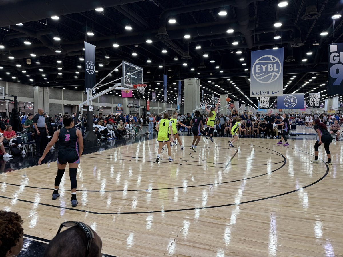 TheGirlsCircuit's tweet image. Run For The Roses ๐น
The biggest event in youth basketball ๐
@TFNsRun4Roses