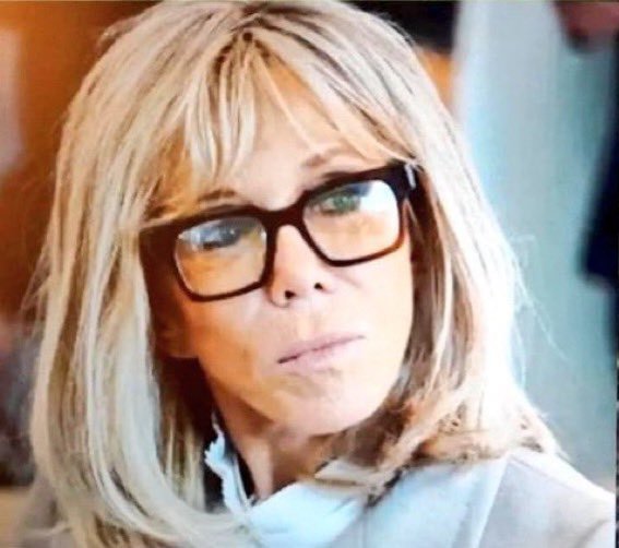 adostewart's tweet image. I knew I&apos;d seen Macrons wife somewhere before...