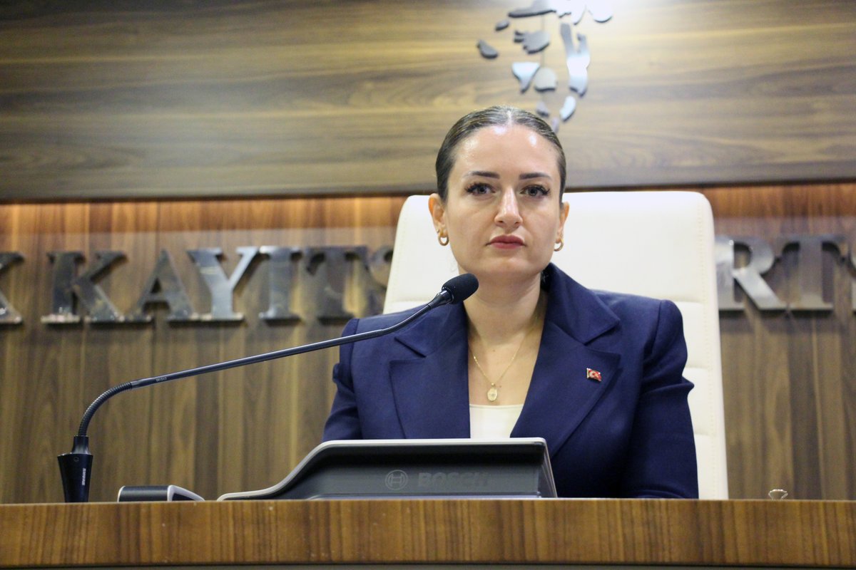 Antalya'da Büyükşehir Belediyesi Başkanvekilliğine CHP'li Büşra Özdemir seçildi. Diğer partilerin aday çıkarmadığı seçimde 104 oy kullanıldı, Özdemir geçerli 75 oyun tamamını aldı.
📌Antalya Büyükşehir Belediye Başkanı Muhittin Böcek rüşvet ve ihaleye fesat karıştırma