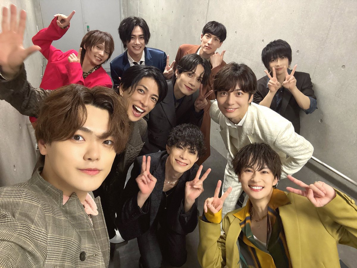 younanox0125's tweet photo. 2.5次元男子。LIVE 2025
〜推しメンCLUBへようこそ〜

ご来場くださり
ありがとうございました!!

平成の民大歓喜のセットリストの元
このメンバーで皆さまの一夏を彩れたことを忘れません！🍉

歌はやっぱり、良いですな。 https://t.co/kskZZxFtBW