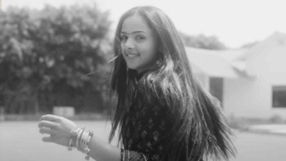 बड़े अमीर आदमी ने 2.5 करोड़ बेटी की ट्रेनिंग पर खर्च किए। बेटी की एकेडमी खुलवा दी, उसका कैरियर सेट कर दिया

फिर अचानक से एक नमाज़ी की लड़की पर नजर पड़ गई और अब सब बर्बाद है । 

बेटी ख त्म, एकेडमी खत्म, पिता जेल में और माता जी तकलीफ में । 

इनामुल मजे में था, मजे में है और मजे में