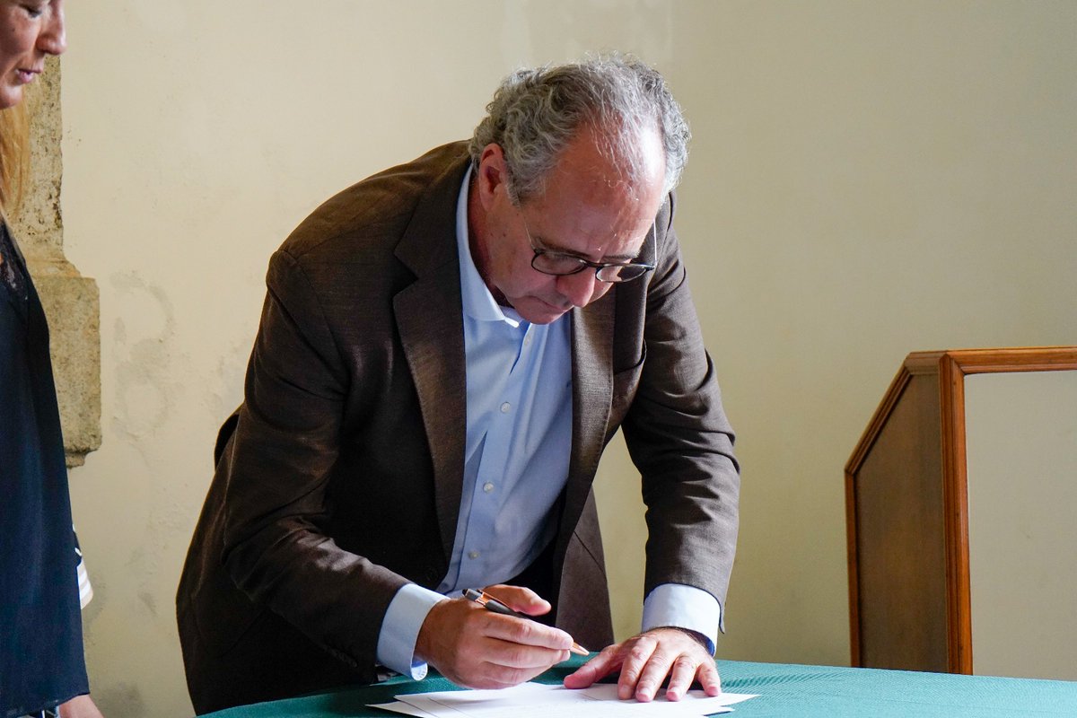mun_melgaco's tweet photo. Melgaço integra a 3AR, projeto pioneiro de inovação agroalimentar com base no futuro Hub de Tecnologia local. Junto de parceiros públicos e privados, aposta na valorização dos setores vinícola e agroalimentar com investimento superior a 14M€! #Melgaço #3AR https://t.co/zAvy2N2ruD