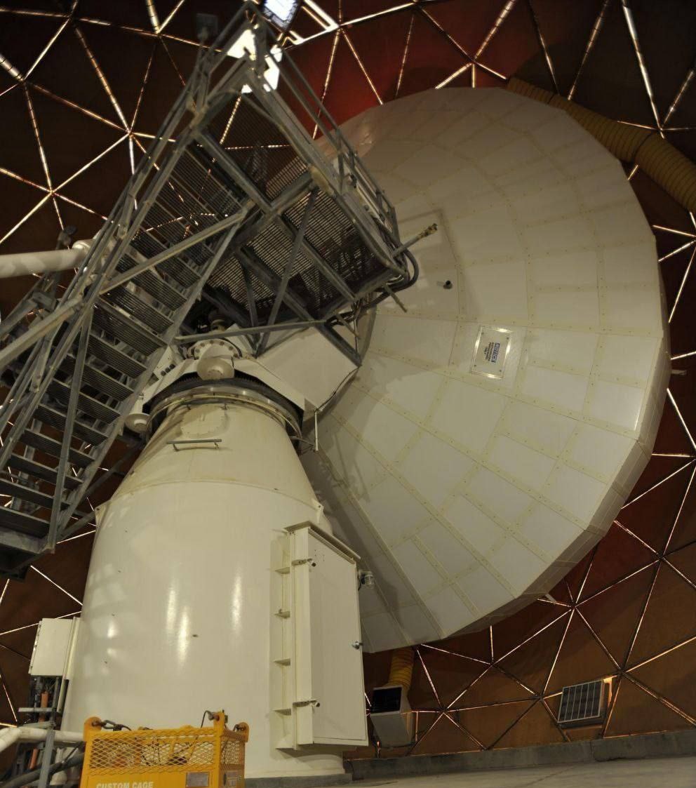 نگذاریم خبر نابودی این غول راداری آمریکایی تو پایگاه العدید قطر وسط تایم لاین کواکبیان پوفیوز و بیانیه اون مرده متحرک موسوی گم بشه!