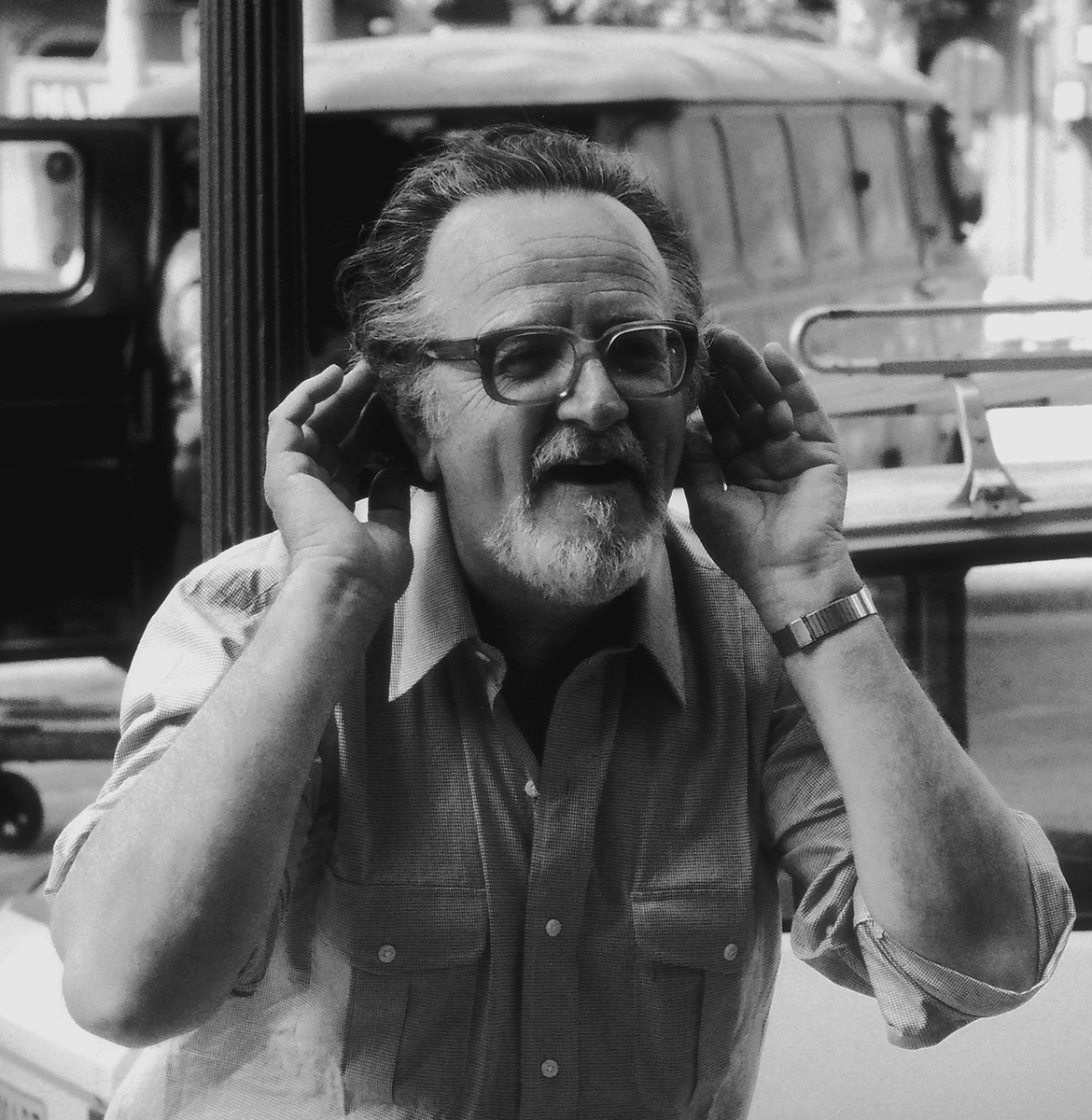 Revista Universitaria UC (@revistauniv_uc) on Twitter photo 🗞️ Un escritor "orejón" con sus radares siempre encendidos: este #DíaDelPeriodista, recordamos el trabajo cronístico de José Donoso, un gigante de las letras chilenas.
Por <a href="/nlazojerez/">Nicolás Lazo Jerez</a>
👉🏽 bit.ly/3GkorGR 🗞️ Un escritor "orejón" con sus radares siempre encendidos: este #DíaDelPeriodista, recordamos el trabajo cronístico de José Donoso, un gigante de las letras chilenas.
Por <a href="/nlazojerez/">Nicolás Lazo Jerez</a>
👉🏽 bit.ly/3GkorGR
