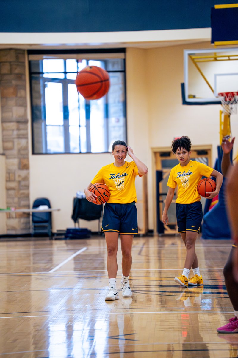 ToledoWBB's tweet image. 𝗛𝗮𝗽𝗽𝘆 𝗙𝗿𝗶𝗬𝗔𝗬 😁🏀

#TeamToledo | @ToledoRockets
