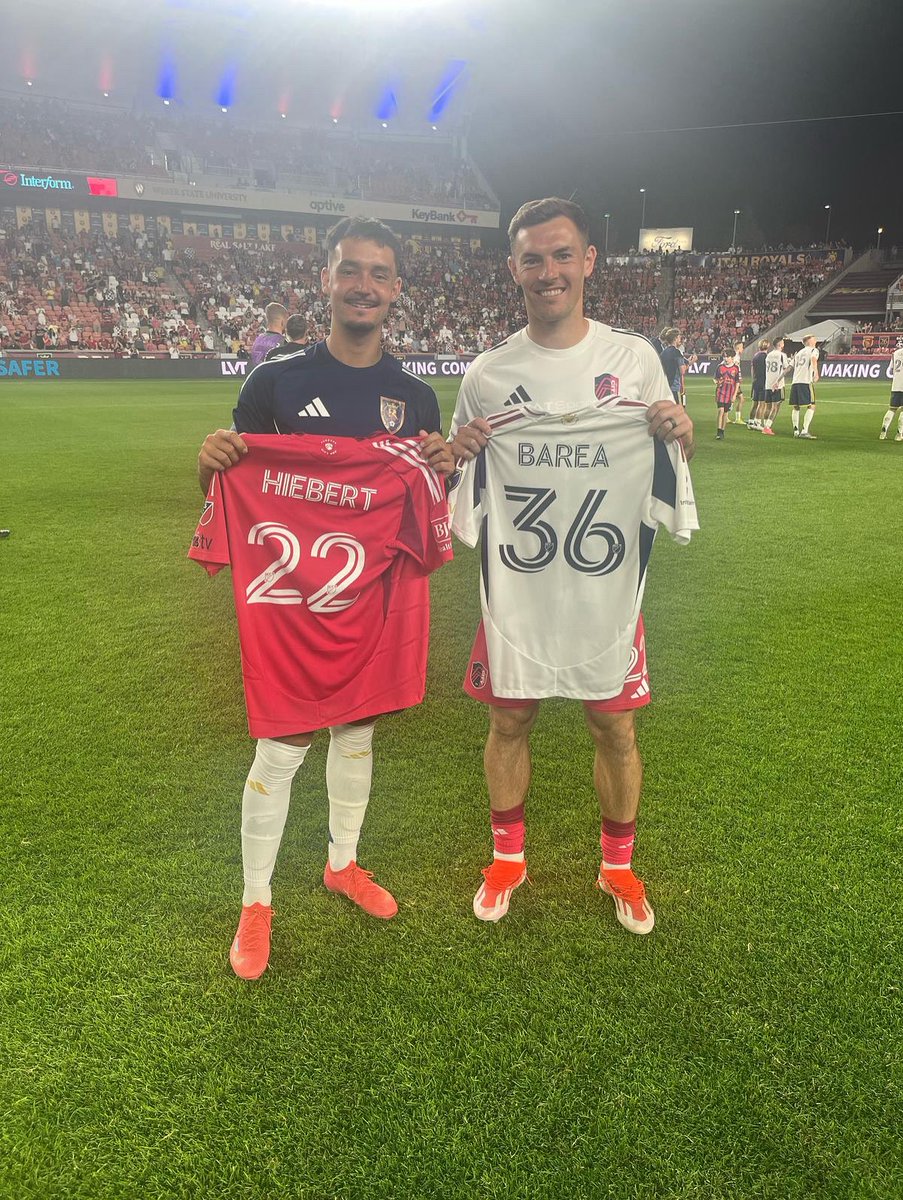 MoStateMSOC's tweet image. 𝗙𝗿𝗼𝗺 𝗕𝗲𝗮𝗿𝘀 𝘁𝗼 𝘁𝗵𝗲 𝗠𝗟𝗦 🐻🫱🏼‍🫲🏽

Recent graduate Jesus Barea of @realsaltlake matched up against former teammate Kyle Hiebert of @stlCITYsc last weekend!🔥

Keep making us proud guys!🫶🏽

#BearsInThePros | #GoBears