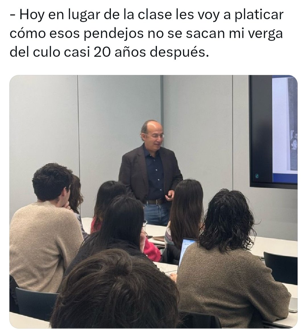 algernohn's tweet photo. @FreddyOliviery @FelipeCalderon Buenos días! 😂 https://t.co/bQWoG7PoSn