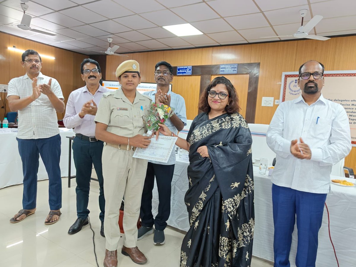Recognising some of our constables for sincere efforts at the excise conference today at Cuttack They play important role in the excise ecosystem and are the pivots of the system