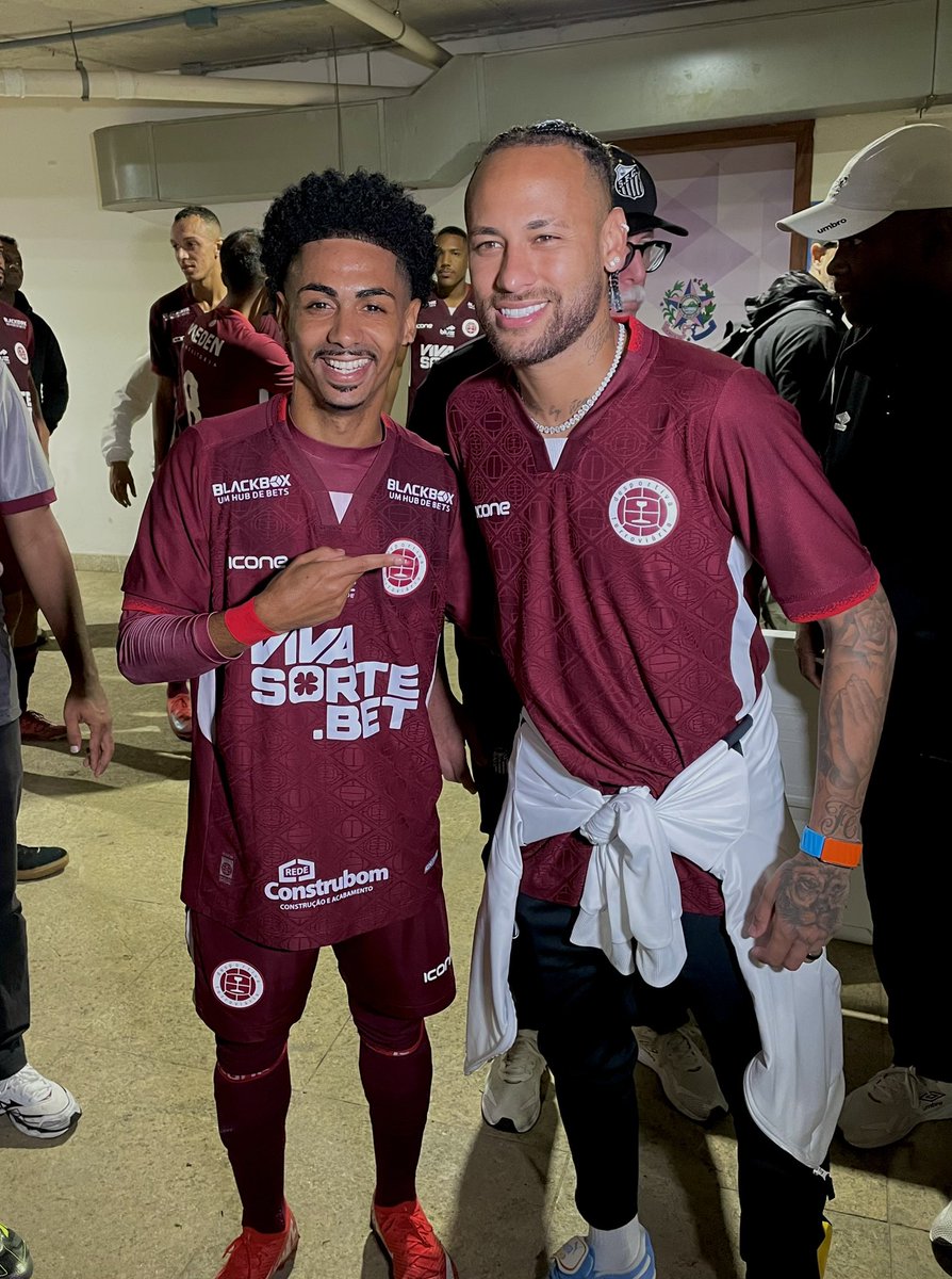 Sonho realizado!✋🏾😜🤚🏾
<a href="/neymarjr/">Neymar Jr</a>