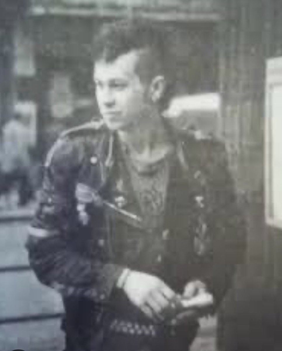 Si estuviera vivo, hoy habría cumplido 63 años.

Juan Manuel Suárez Fernández (Santurce; 11 de julio de 1962-9 de octubre de 1992) , más conocido como Juanma Suárez.