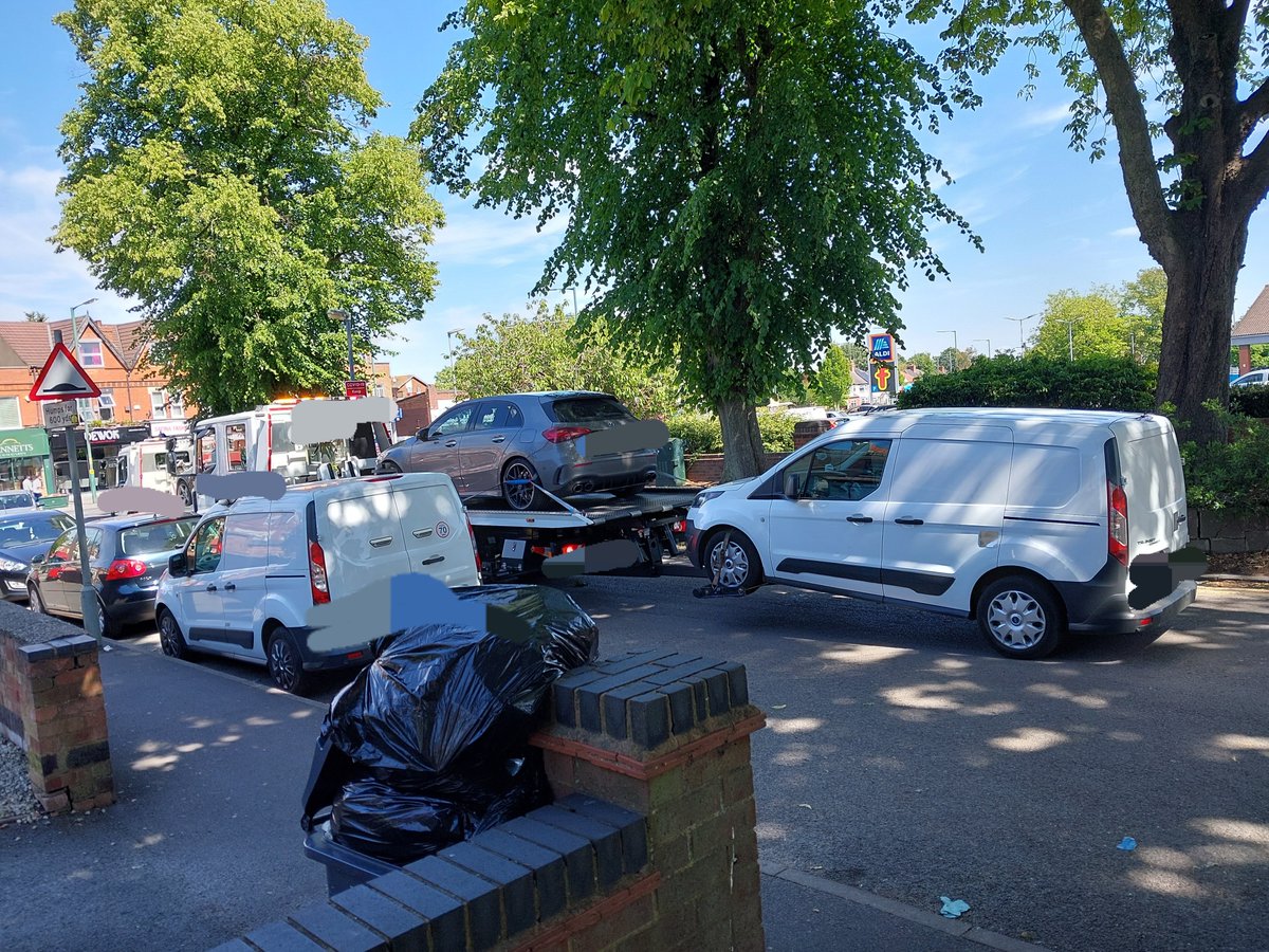 StechfordWMP's tweet image. #STOLEN
PC's Pratt and Owen have found 3 stolen vehicles which have been seized, one of which were taken a short time ago in a burglary. 1 male made off from the scene and is now in custody for burglary, theft of motor vehicle and other offences. A Relay device was seized also.