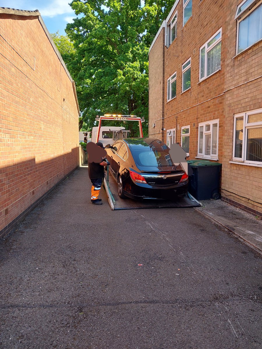 StechfordWMP's tweet image. #STOLEN
PC's Pratt and Owen have found 3 stolen vehicles which have been seized, one of which were taken a short time ago in a burglary. 1 male made off from the scene and is now in custody for burglary, theft of motor vehicle and other offences. A Relay device was seized also.