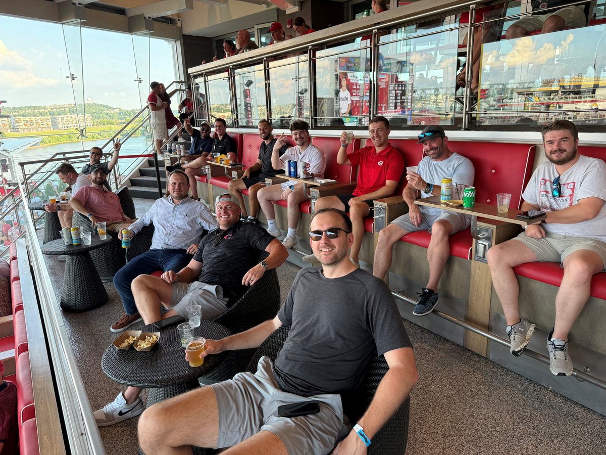LongshipLex's tweet image. Our Q2 2025 Top Guns hit it out of the park this quarter, and what better way to celebrate than a night at the ballpark!

This week, our standout Crew members enjoyed a well-deserved evening at the ⚾Cincinnati Reds⚾ game!

#longship #jointheship #lifeatlongship #cincinnatireds