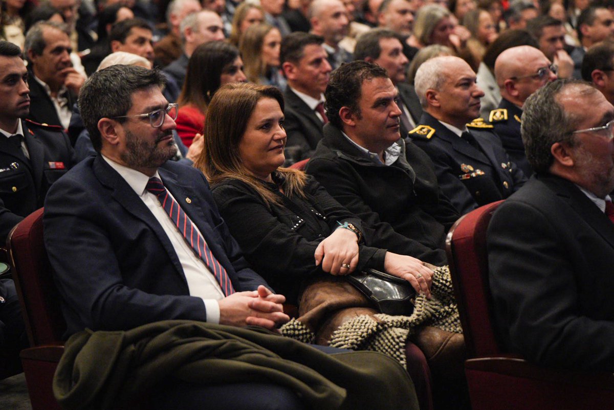 🔴 Rivera es y será tierra colorada.
Con emoción, historia y esperanza, Richard Sander asumió como nuevo Intendente del departamento.

#RiveraColorada #PartidoColorado #IntendenciaRivera