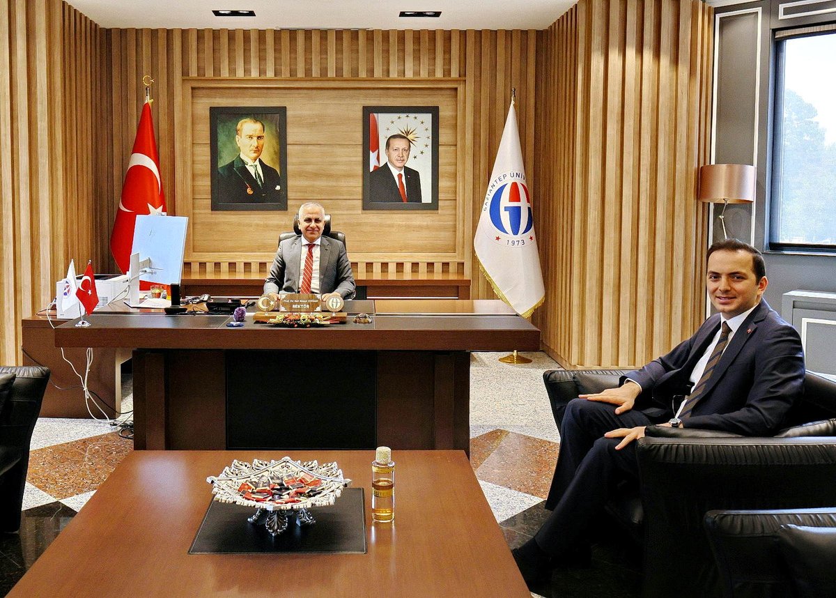 Gaziantep Üniversitesi (@gaziantepuniv) on Twitter photo BİK GAZİANTEP BÖLGE MÜDÜRÜ GÜNGÖR’DEN GAÜN REKTÖRÜNE VEDA ZİYARETİ
Basın İlan Kurumu (BİK) Gaziantep Bölge Müd. Hikmet Said Güngör, Ankara Bölge Müd. görevine atanması nedeniyle Üniversitemiz Rektörü <a href="/SaitMesutDogan/">Sait Mesut Doğan</a> ’a veda ziyaretinde bulundu.
habermerkezi.gaziantep.edu.tr/2025/07/11/bik… BİK GAZİANTEP BÖLGE MÜDÜRÜ GÜNGÖR’DEN GAÜN REKTÖRÜNE VEDA ZİYARETİ
Basın İlan Kurumu (BİK) Gaziantep Bölge Müd. Hikmet Said Güngör, Ankara Bölge Müd. görevine atanması nedeniyle Üniversitemiz Rektörü <a href="/SaitMesutDogan/">Sait Mesut Doğan</a> ’a veda ziyaretinde bulundu.
habermerkezi.gaziantep.edu.tr/2025/07/11/bik…