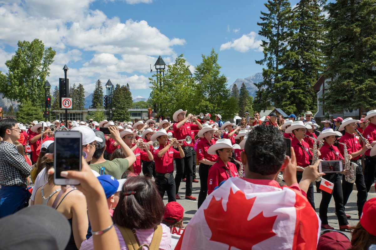 Canada's tweet image. #Canada is home to almost 42 million people differing in age, gender, culture, and race, building Canada's diverse and dynamic identity. Every number tells a story, and every single Canadian, helps tell ours. #WorldPopulationDay 🇨🇦
📸AndyHolmes/Unsplash