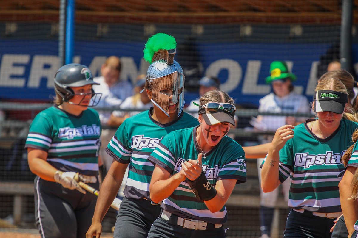 UpstateSoftball's tweet image. Fired up Friday 🔥

#SpartanArmy ⚔️