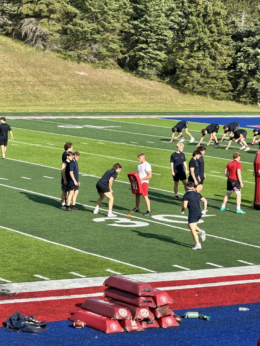 Collinisaac6's tweet image. Thank you @CoachSchu44 for coaching me up last night at prospect camp! I’m ready to #Earnit I love the @svsu_football culture Coach @rbrady1313 Looking forward to staying in touch and talking soon! @_JaredDTucker @TippFB @athleticproving @One11Recruiting