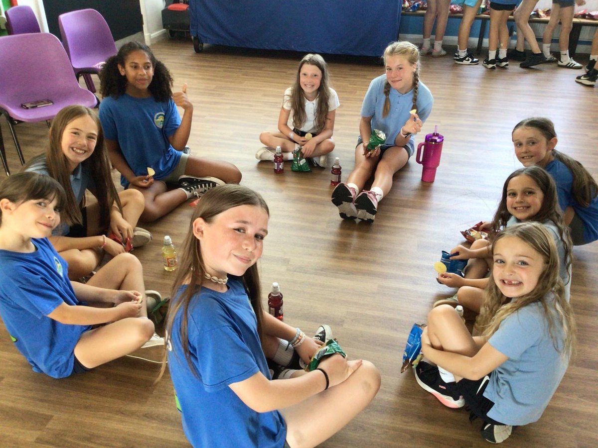 SwissValleyCP's tweet image. This afternoon members of the Criw Cymraeg and our pupils who have participated in each of the Urdd Eisteddfod rounds celebrated their hard work in contributing to obtain the Siarter Iaith ‘Y Wobr Aur’ ⭐️ Thank you to our staff who have given our pupils the opportunity ! 🏴⭐️👏🏻