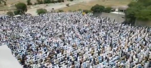 جنازے اٹھانے والی قوم 
صرف جنازوں میں بڑی تعداد میں نکلتی ہے