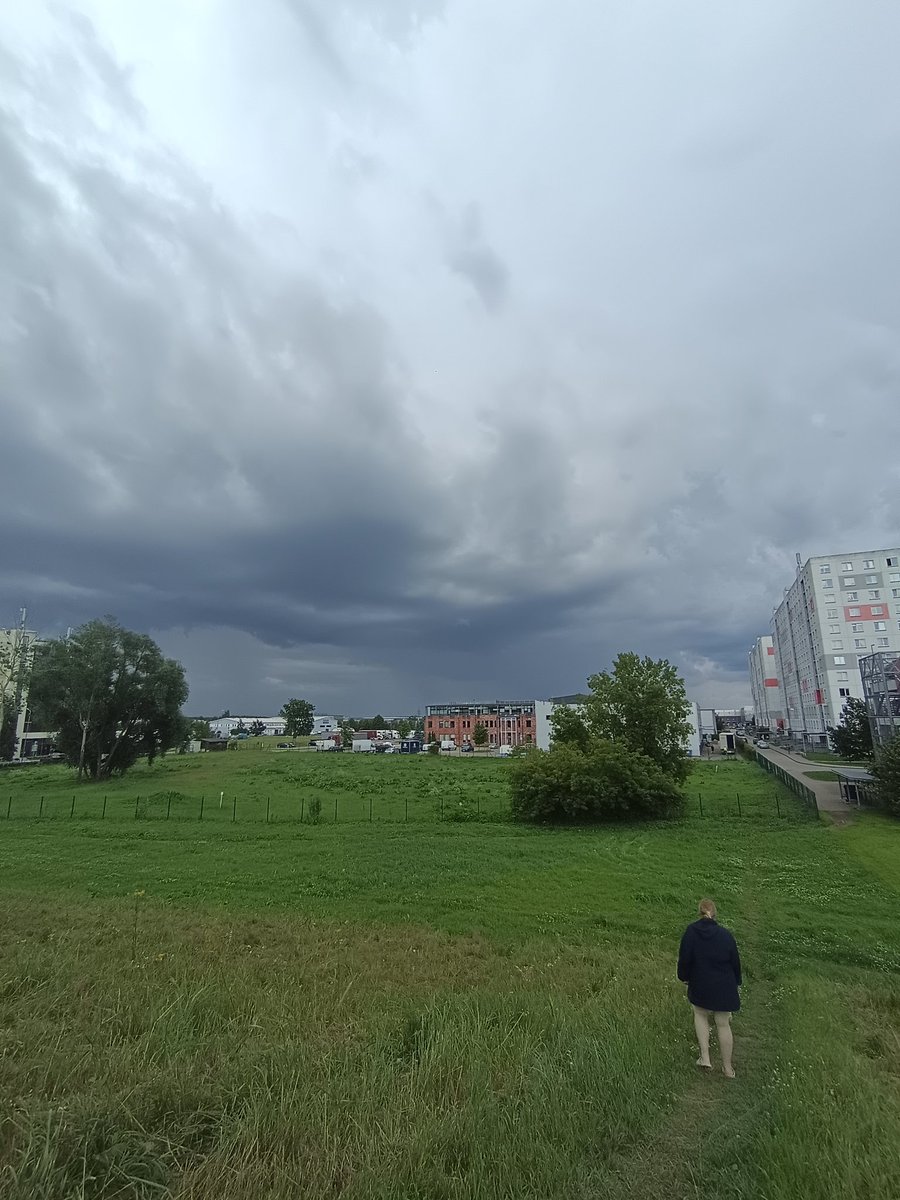funnbts's tweet photo. @MeteoLatvia 
Iet garām pļavniekiem/ Ušakova kepkai) https://t.co/AnDHwPstiQ