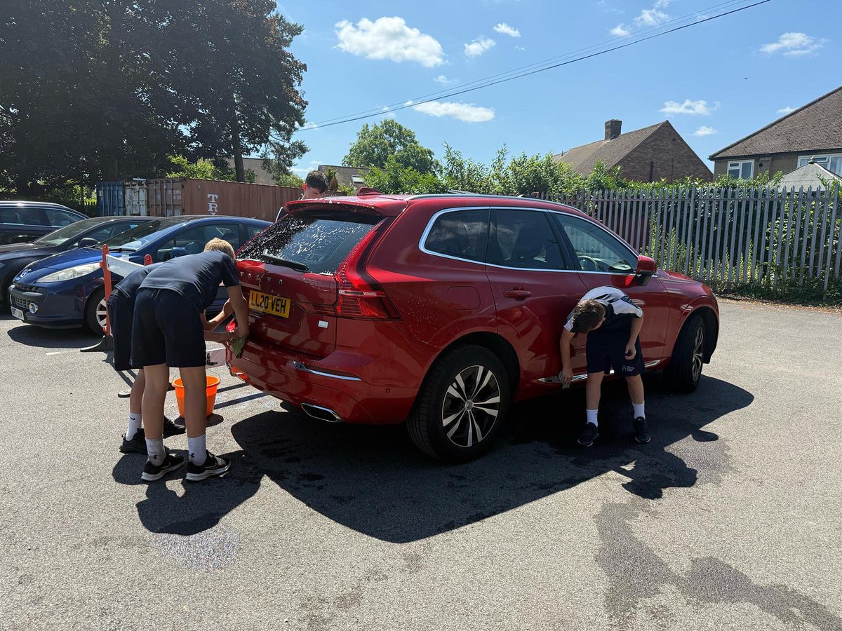 Mission EmployAble (@memployable) on Twitter photo Thank you to <a href="/CCChalfonts/">The Chalfonts Community College</a> who hosted a student/teacher car wash to raise money for Mission EmployAble! We appreciate your support 🧽🫧🧡 #missionemployable Thank you to <a href="/CCChalfonts/">The Chalfonts Community College</a> who hosted a student/teacher car wash to raise money for Mission EmployAble! We appreciate your support 🧽🫧🧡 #missionemployable