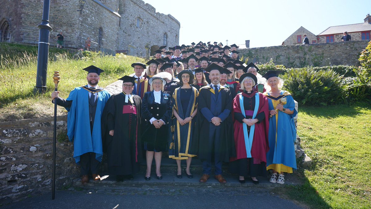 iwanthomas1's tweet image. As a very proud Chair of Governors at @PembsCollege, huge congratulations to all our students receiving awards today in @StDavidsCath. 
Thanks &amp;amp; gratitude to our staff who supported them in their success, and the organisation of such an amazing celebration &amp;amp; ceremony. 
Diolch!