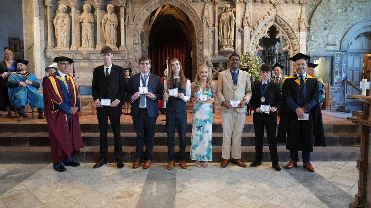 iwanthomas1's tweet image. As a very proud Chair of Governors at @PembsCollege, huge congratulations to all our students receiving awards today in @StDavidsCath. 
Thanks &amp;amp; gratitude to our staff who supported them in their success, and the organisation of such an amazing celebration &amp;amp; ceremony. 
Diolch!