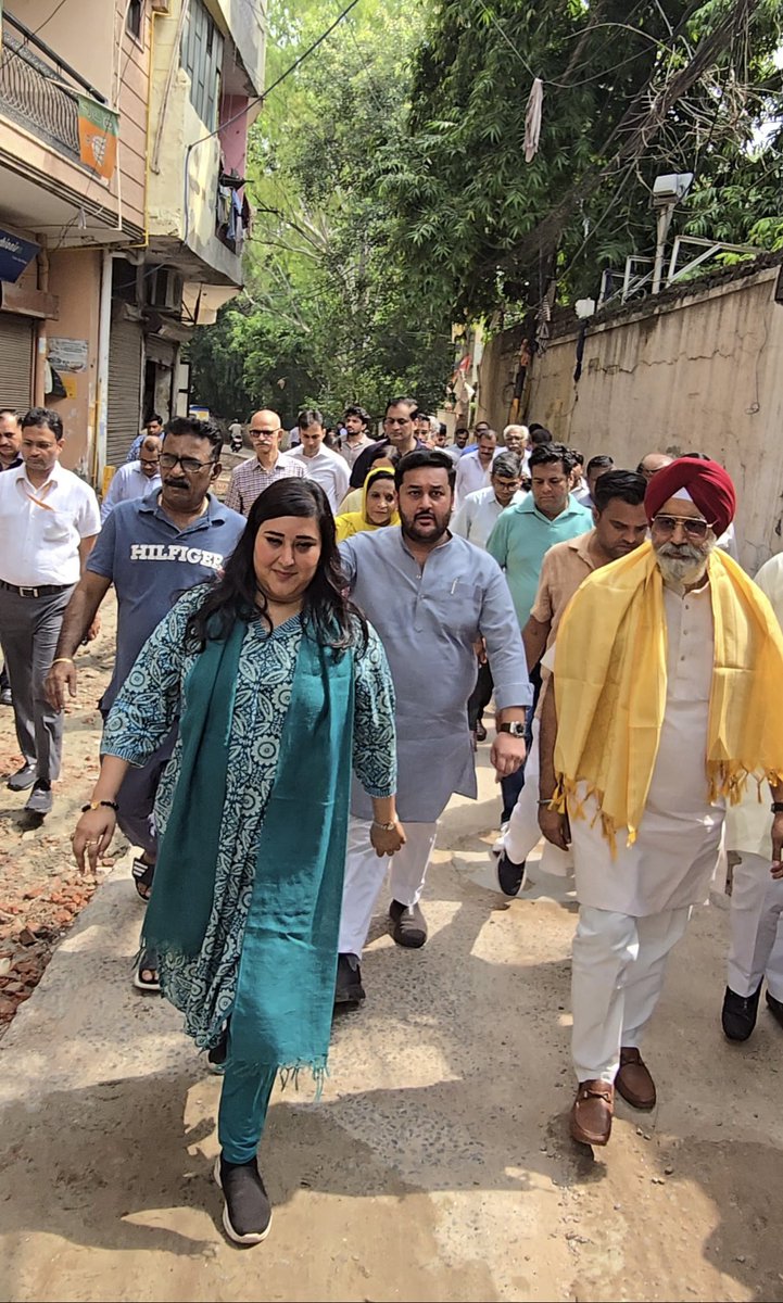 आज राजेन्द्र नगर विधानसभा क्षेत्र के अंतर्गत नारायणा में “क्लब रोड” के नवनिर्मित मार्ग के कार्य का लोकार्पण दिल्ली के माननीय महापौर <a href="/RajaiqbalSingh3/">Raja Iqbal Singh</a> जी एवं स्थानीय विधायक <a href="/Umang_bjp/">Umang Bajaj</a> जी के साथ किया।

संबंधित विभागों को निर्देशित किया गया कि कार्यों में गुणवत्ता, समयबद्धता एवं