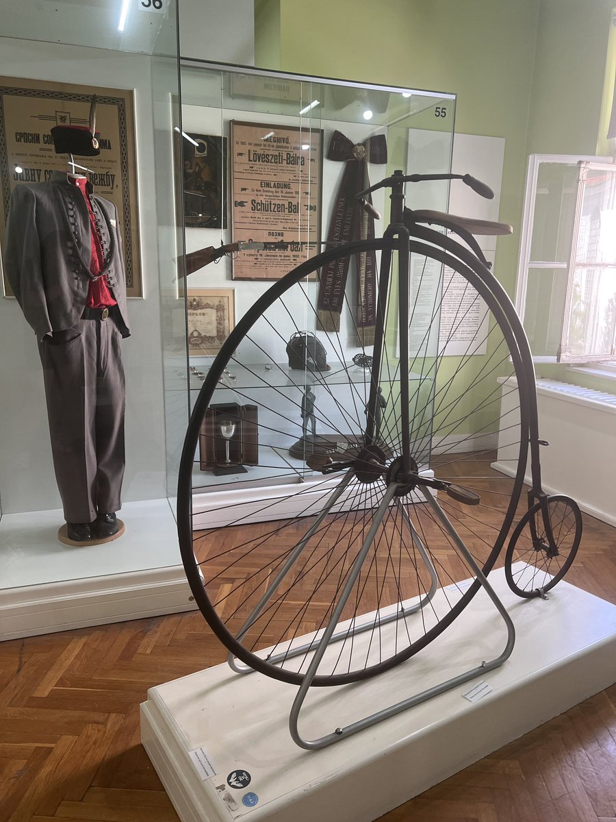 Снова гуляли и до музея дошли!🥰