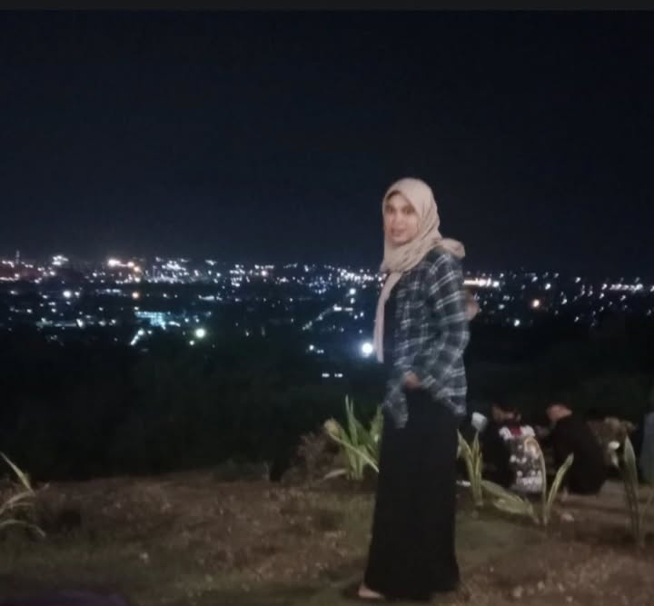 Private bisa, mesrah bisa pura² ga kenal bisa, jalan bareng tp ga di posting jg bisa, tergantung request ketua mau meredup atau menyala.