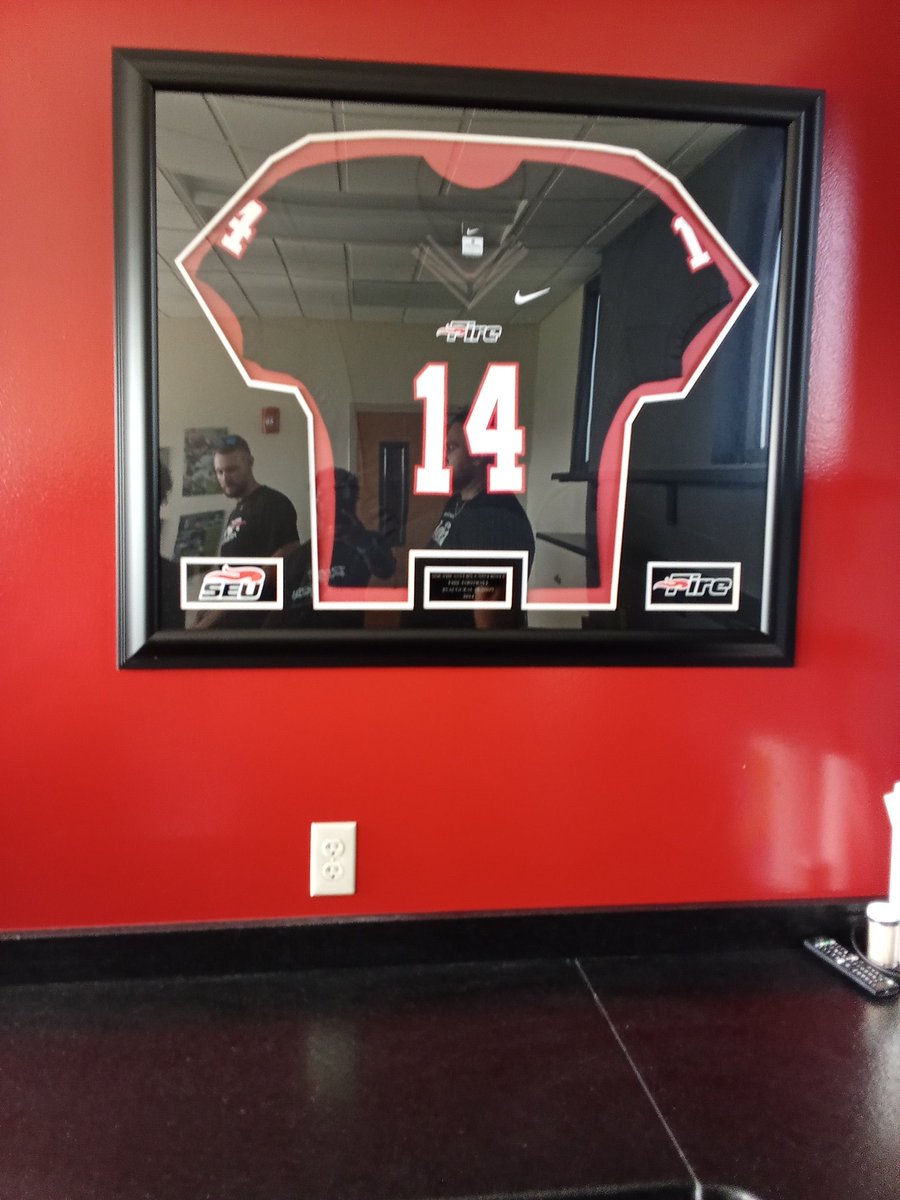 Warren S tweet media