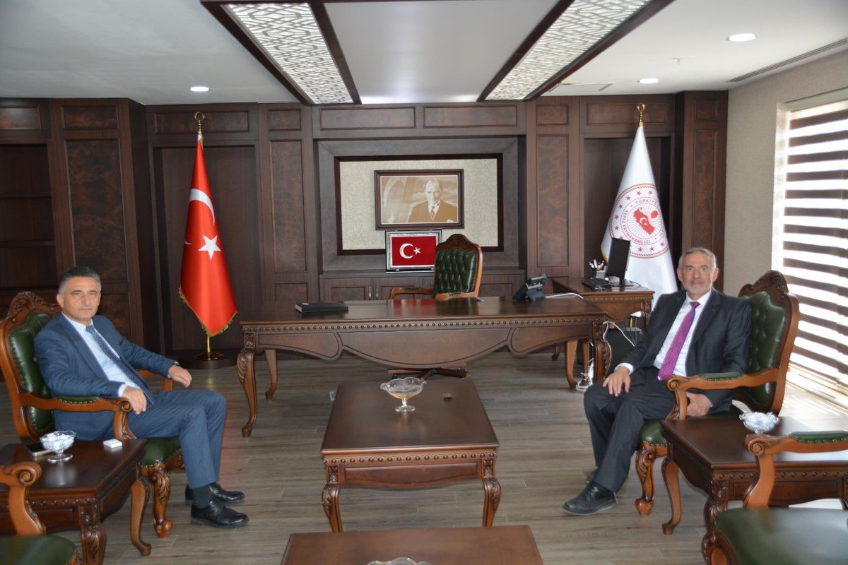 T.C. Kepez Kaymakamlığı (@kepez_kaymakam) on Twitter photo Antalya Merkezli Havayolu Şirketi Southwind Genel Müdürü Sn. Şükrü Can, Kaymakamımız Sn. <a href="/suat_dervisoglu/">Suat Dervişoğlu</a>'nu makamında ziyaret etti. Sn. Şükrü Can’a nazik ziyaretleri için teşekkür ediyoruz. Antalya Merkezli Havayolu Şirketi Southwind Genel Müdürü Sn. Şükrü Can, Kaymakamımız Sn. <a href="/suat_dervisoglu/">Suat Dervişoğlu</a>'nu makamında ziyaret etti. Sn. Şükrü Can’a nazik ziyaretleri için teşekkür ediyoruz.